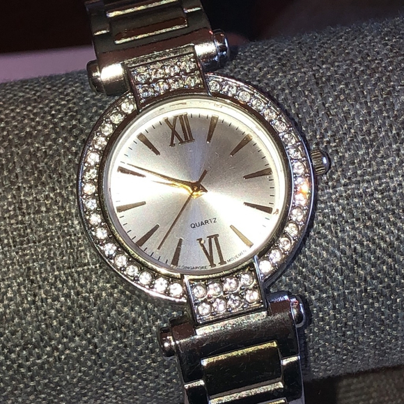 Geneva Accessories - Geneva Silver Tone Vintage Chunky Retro Boho Cuff Watch Wristwatch